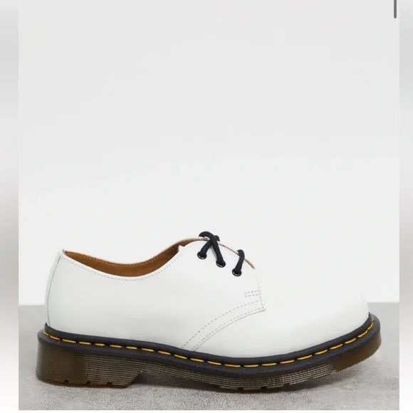 NWT Dr. Martens White Leather Oxfords with Black Laces size 5 - Picture 6 of 6
